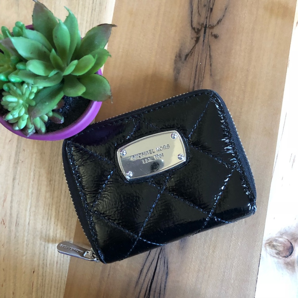 🍃Michael Kors patent leather wallet